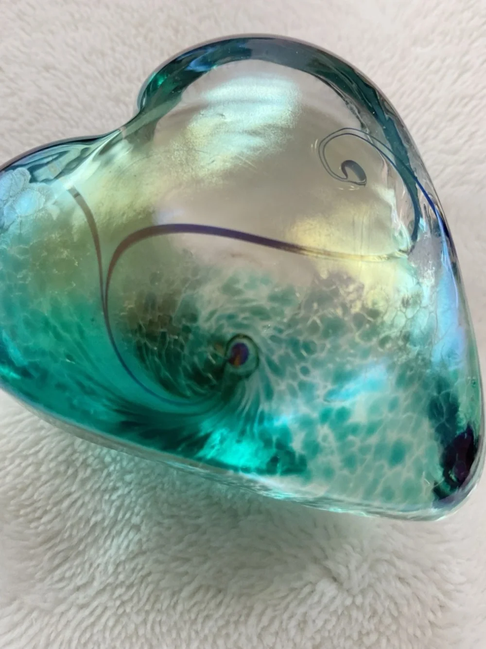 Robert Held Art Glass Heart Paperweight Iridescent Signed Canada 2”